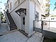 M1102: Modern 2-bedroom apartment & 1-bedroom maisonette with courtyard