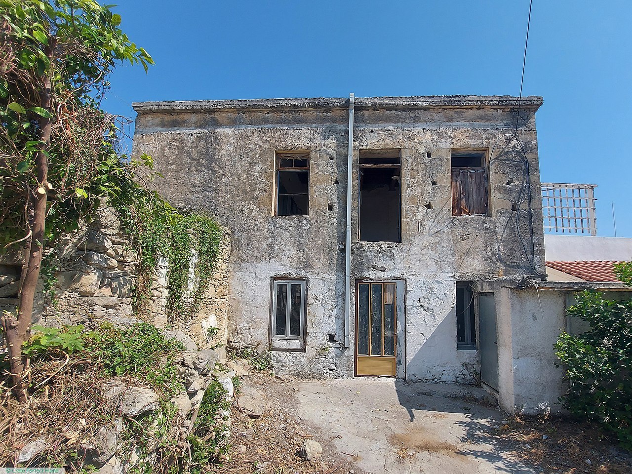 (Renovation) 5-room stone house with garden, large build allowance