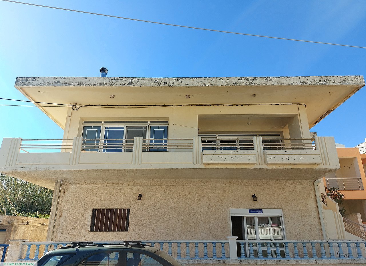 Modern spacious 3-bedroom first-floor apartment, Chania west side, needs repairs