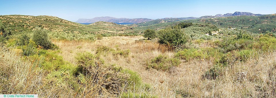 1,922m2 plot (1,165m2 inside village limits) with sea & mountain views