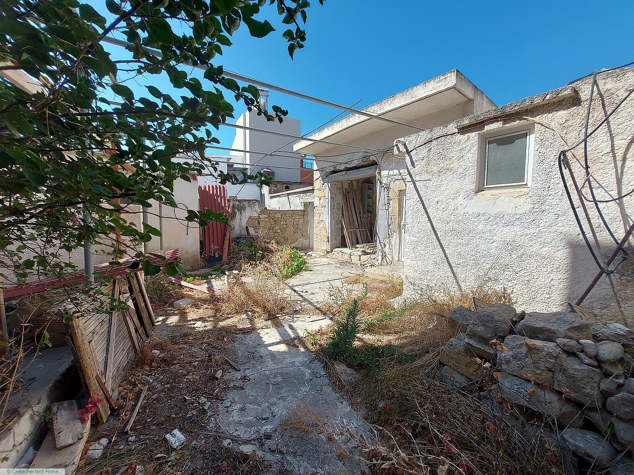 (Part-renovated) 4-room property within village, courtyard, further build allowance, 1500m beach