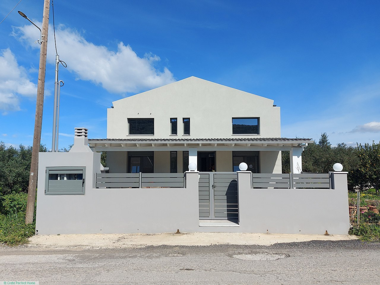 Just-built 123m2 deluxe 4-bed house, large plot, 1500m beaches, second plot available