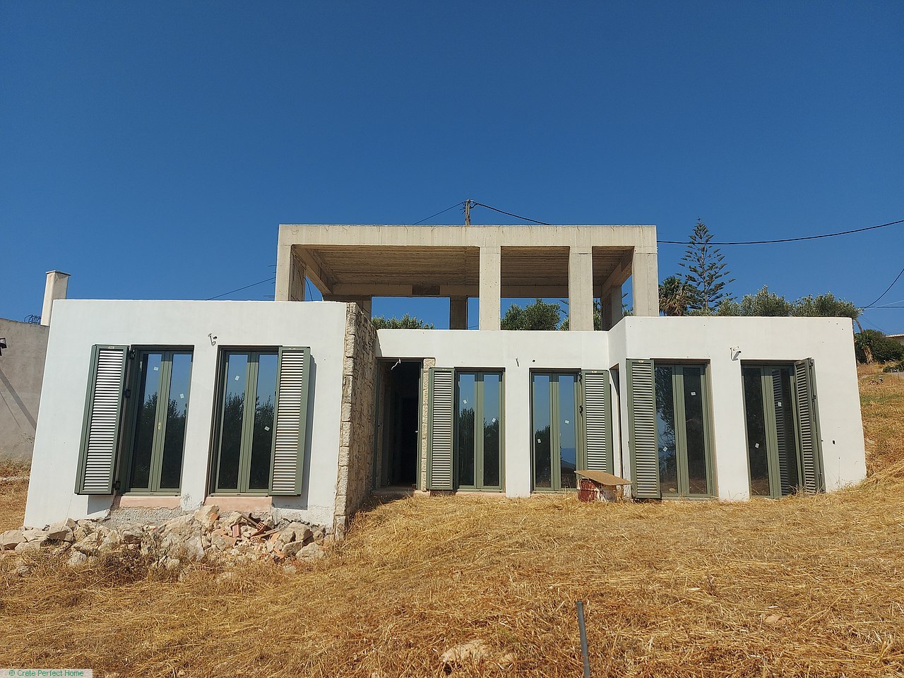Modern unfinished 3-bedroom house, parking, garden, space for pool, sea/mountain views